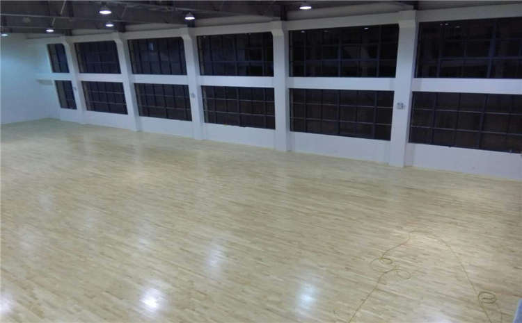 比賽場館運動木地板施工方案